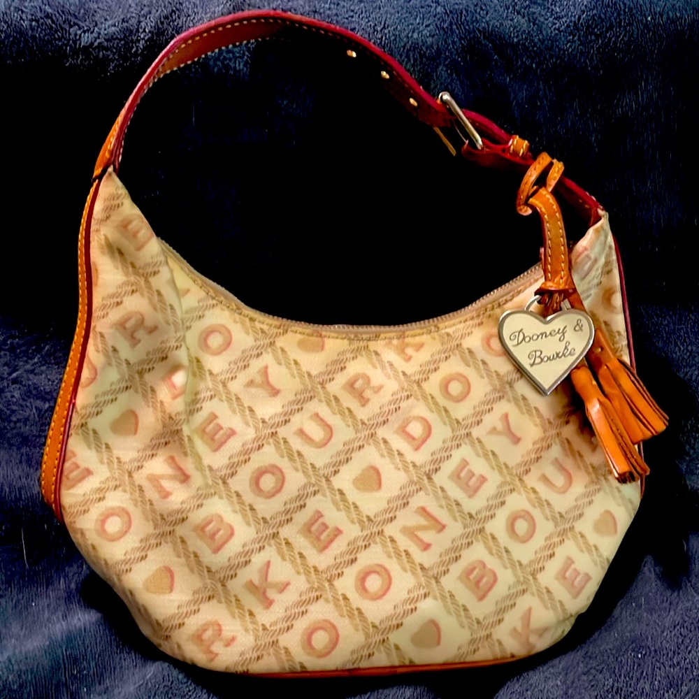 Dooney and Bourke hand bag